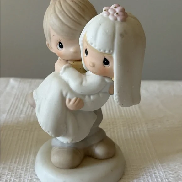Precious Moments Cake Toppers - Cream and White - Picture 2 of 9